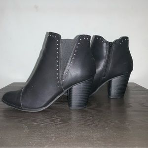 Lauren Conrad Womens Black Booties